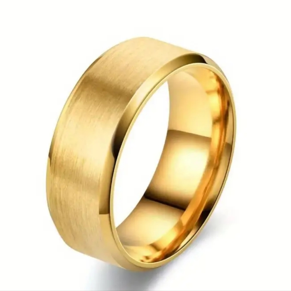 Elegant 18K Gold Tungsten Band Ring